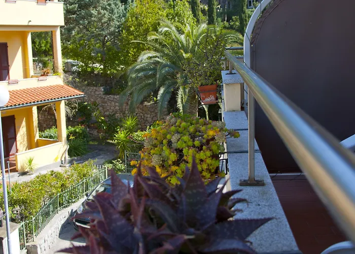 Anna فندق فيتوفايا