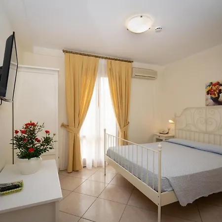 Anna Hotel 3*