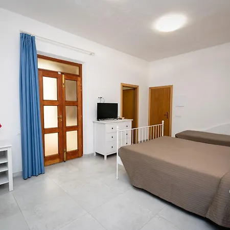 Anna Hotel 3*