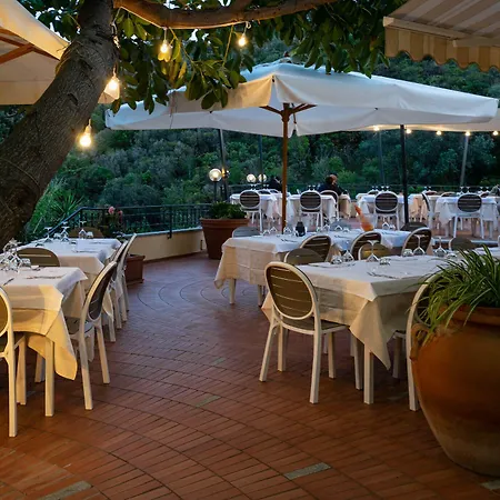 Anna Hotel Fetovaia